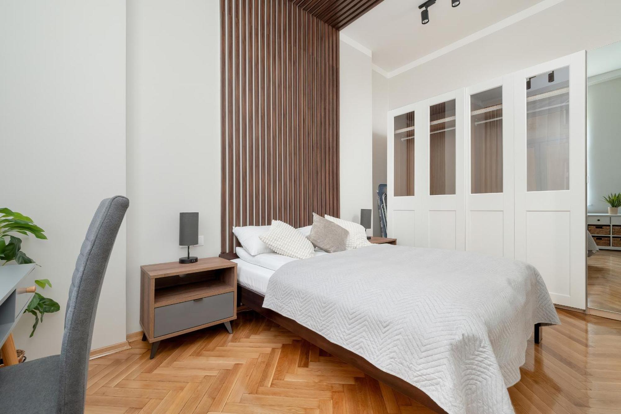 Modern In The Centre Od By Renters